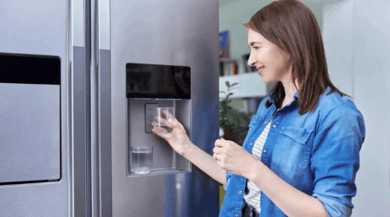Melhor-Geladeira-Com-Agua-e-Gelo-na-Porta​