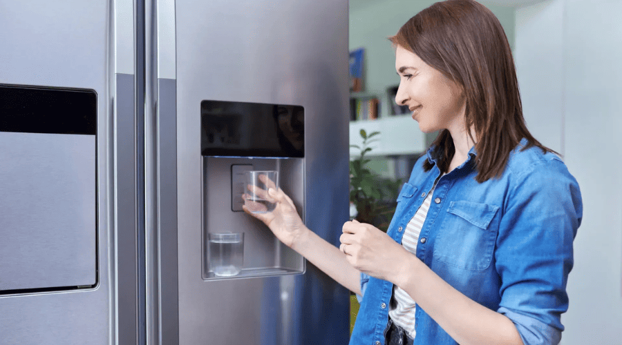 Melhor-Geladeira-Com-Agua-e-Gelo-na-Porta​